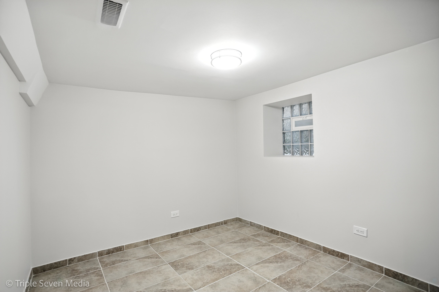 3425 W Carroll Avenue, Chicago, IL 60624