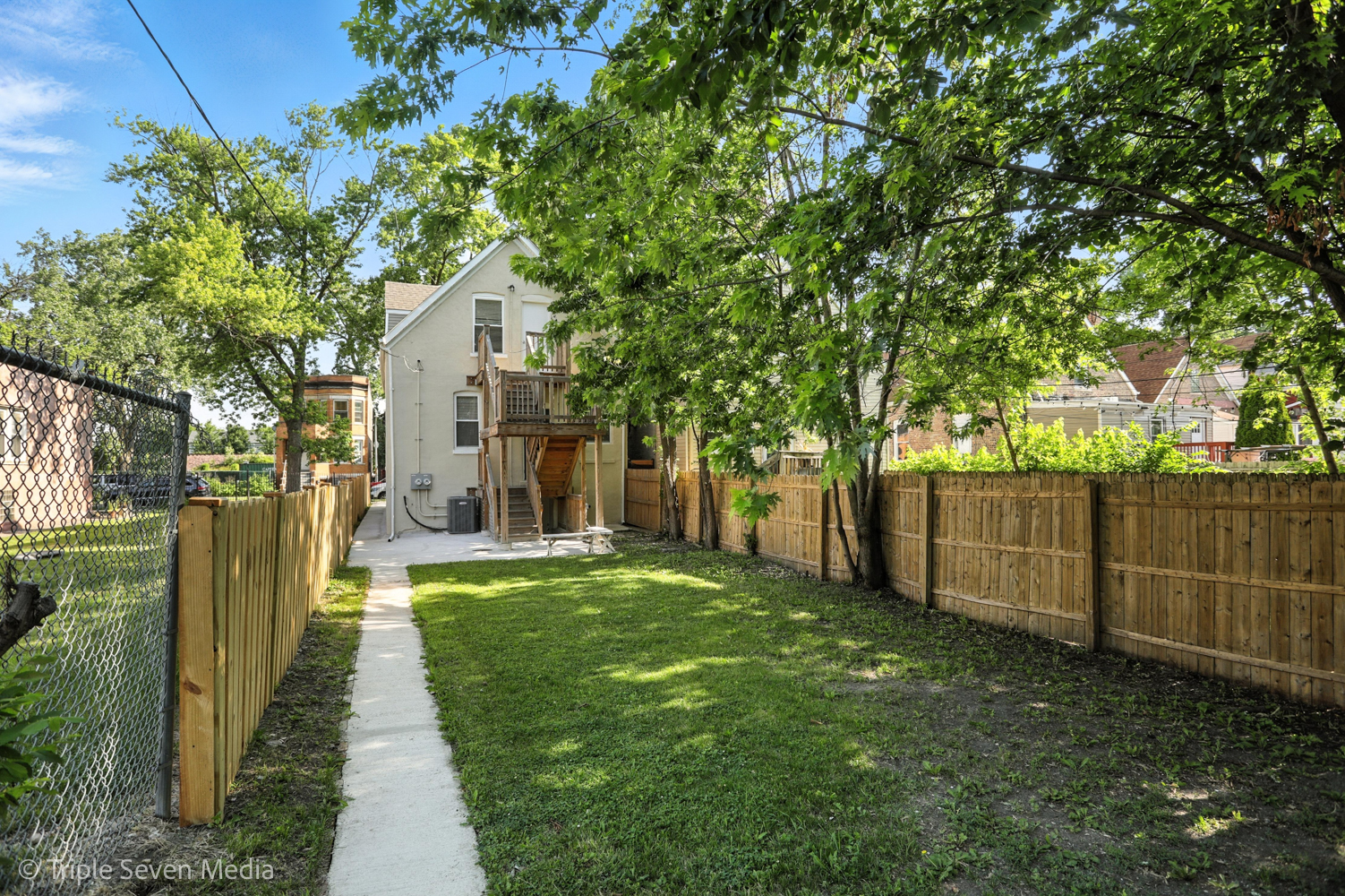 3425 W Carroll Avenue, Chicago, IL 60624