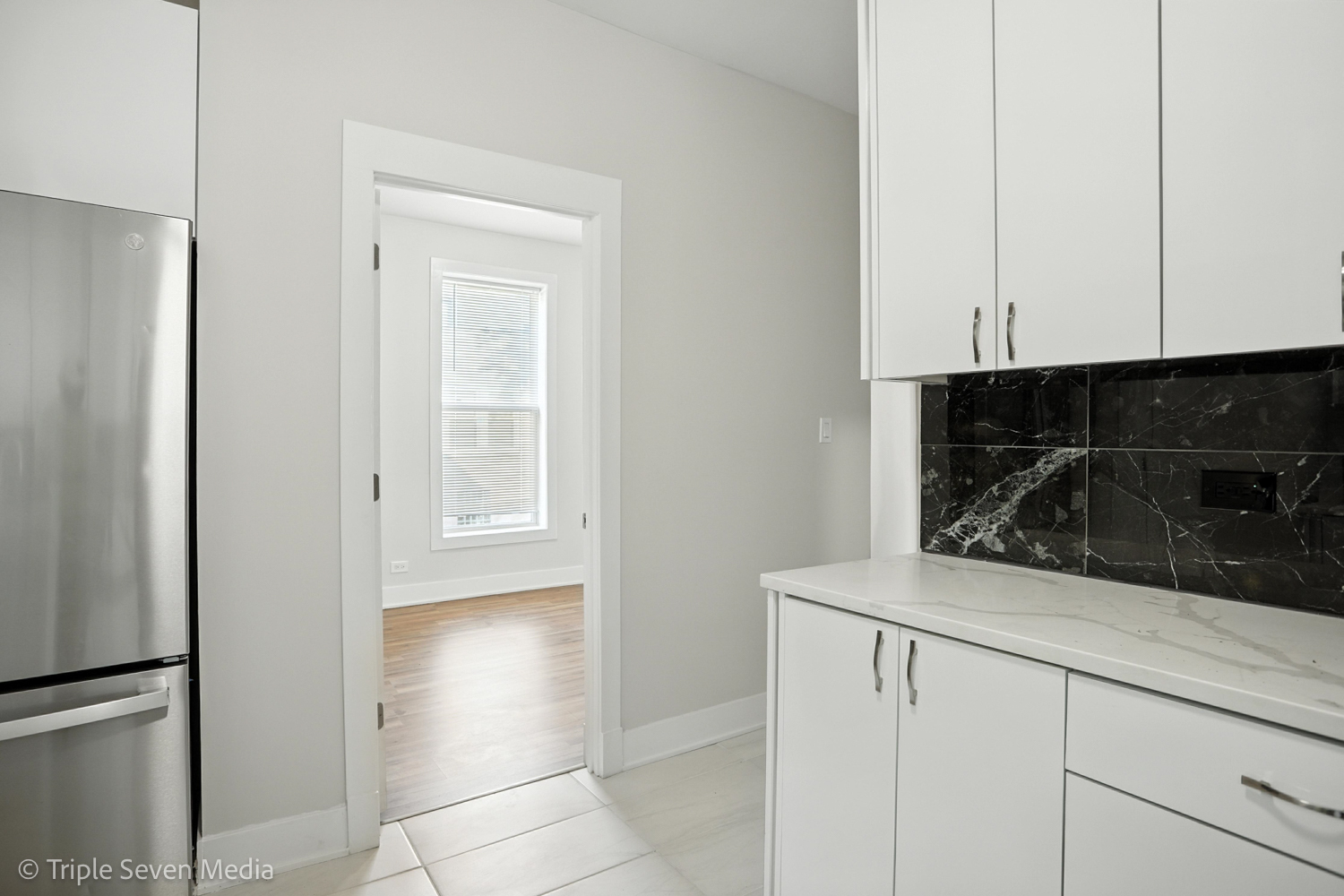 3425 W Carroll Avenue, Chicago, IL 60624