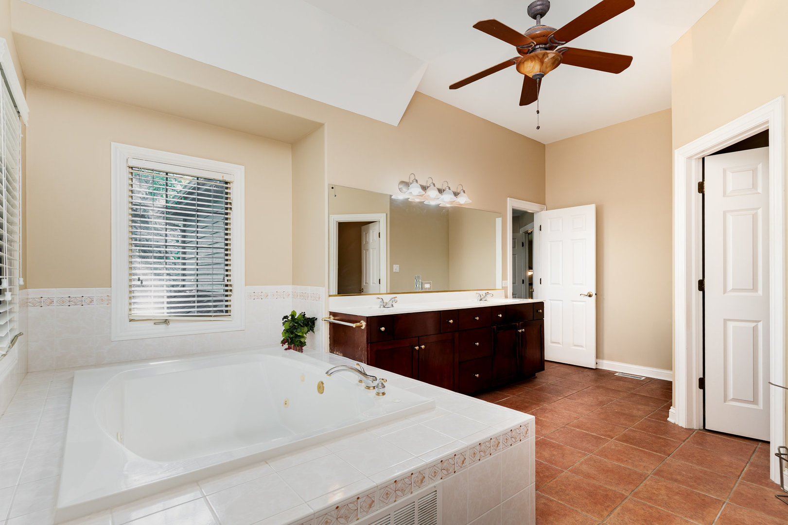3919 Callander Court, Naperville, IL 60564