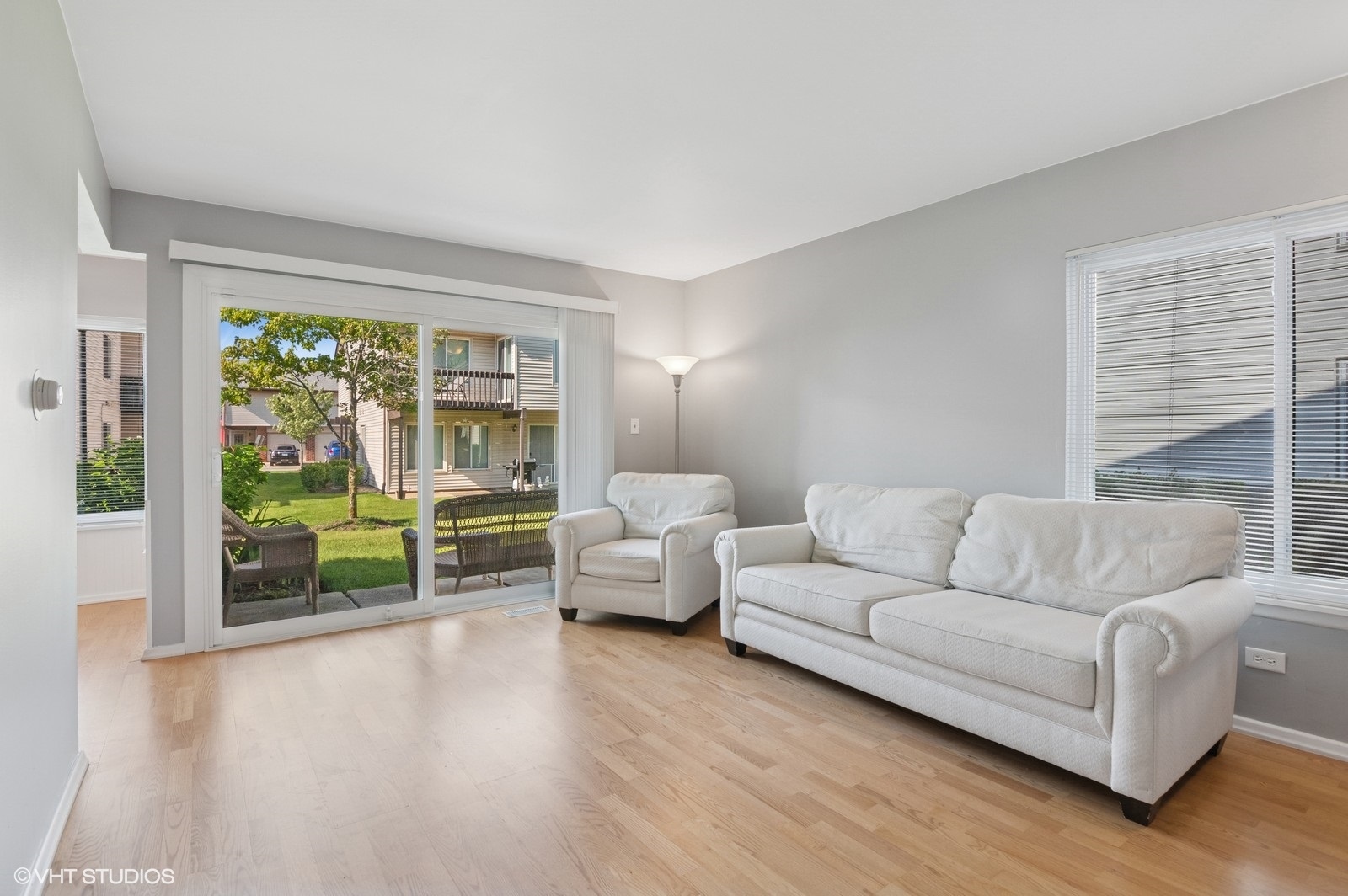 1351 Kingsbury Drive #5, Hanover Park, IL 60133