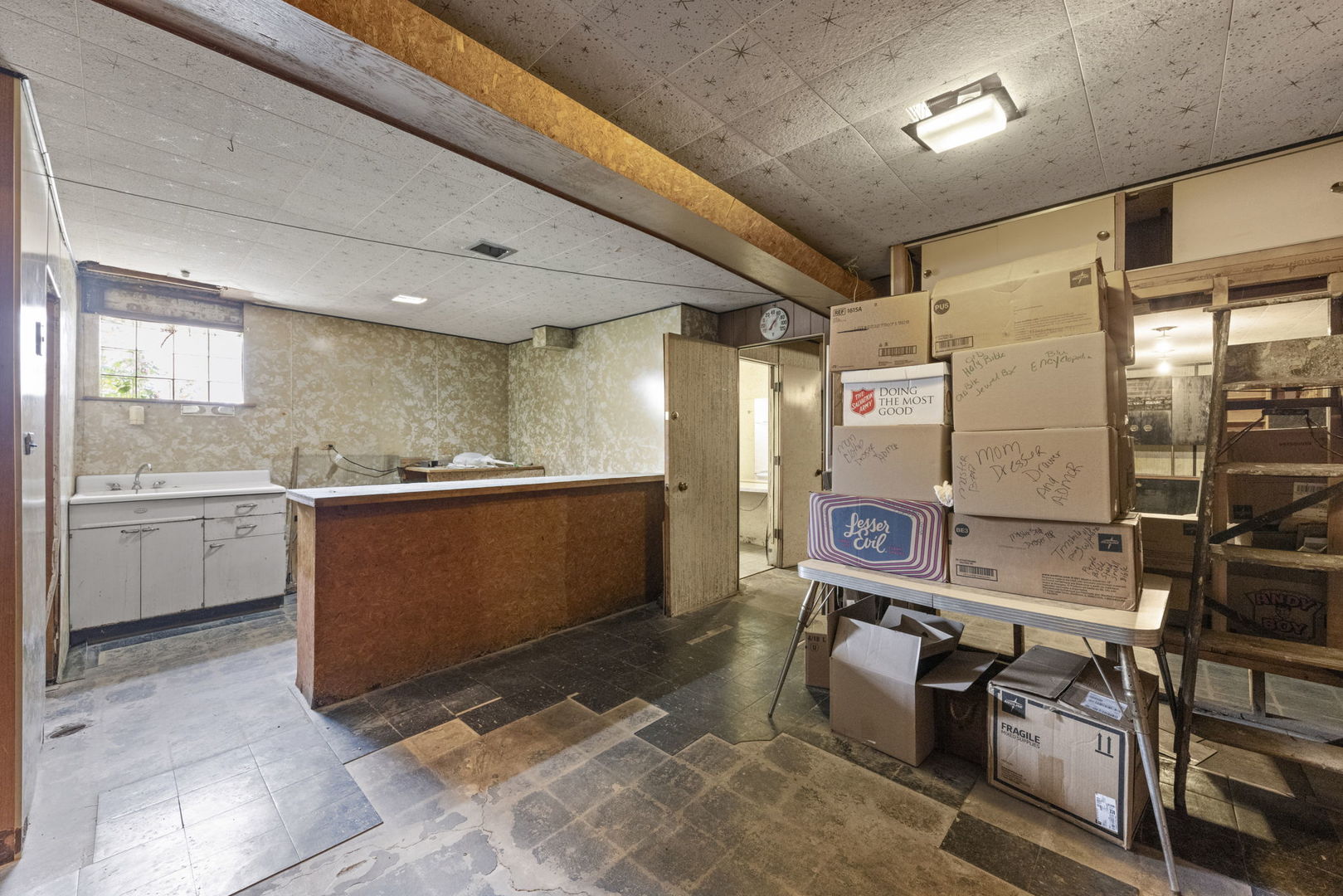 1301 N Latrobe Avenue, Chicago, IL 60651