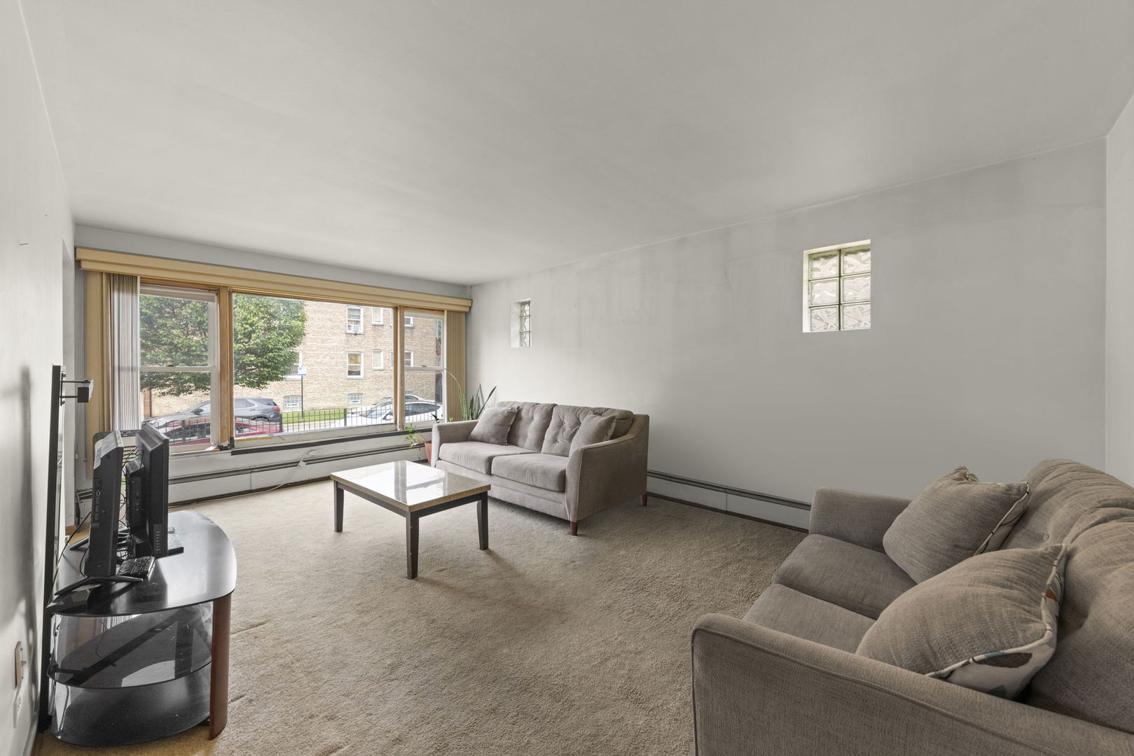 1301 N Latrobe Avenue, Chicago, IL 60651