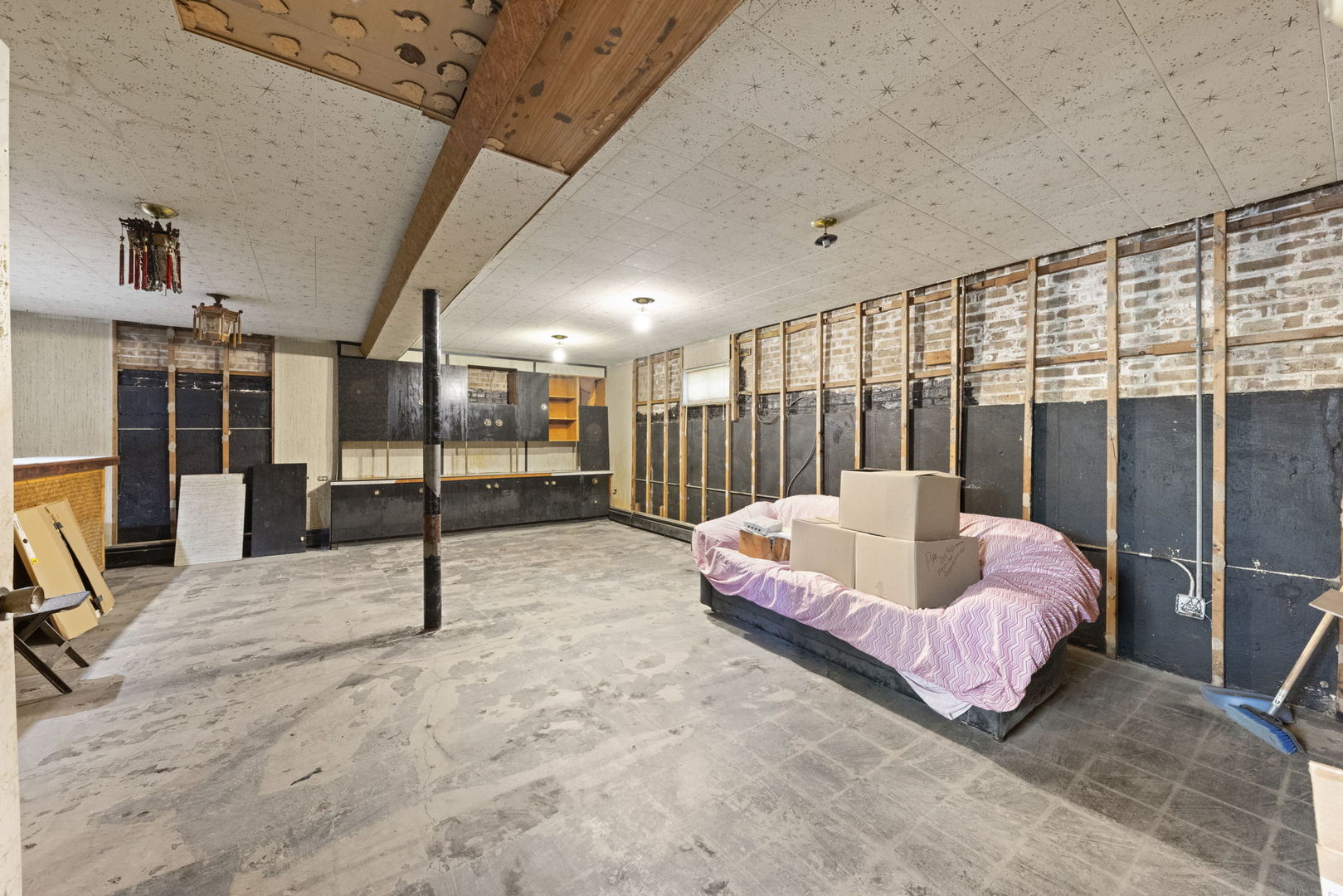 1301 N Latrobe Avenue, Chicago, IL 60651