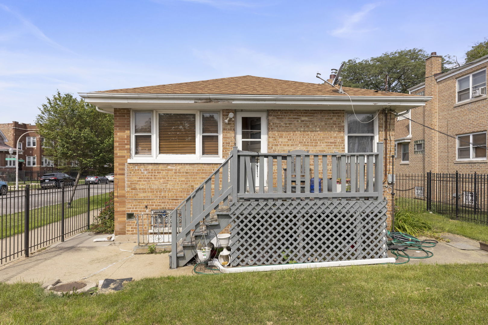1301 N Latrobe Avenue, Chicago, IL 60651