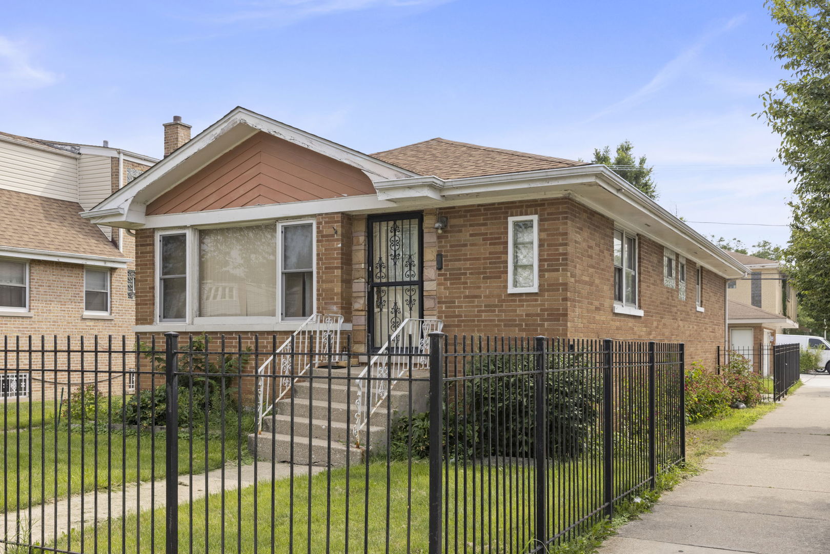 1301 N Latrobe Avenue, Chicago, IL 60651