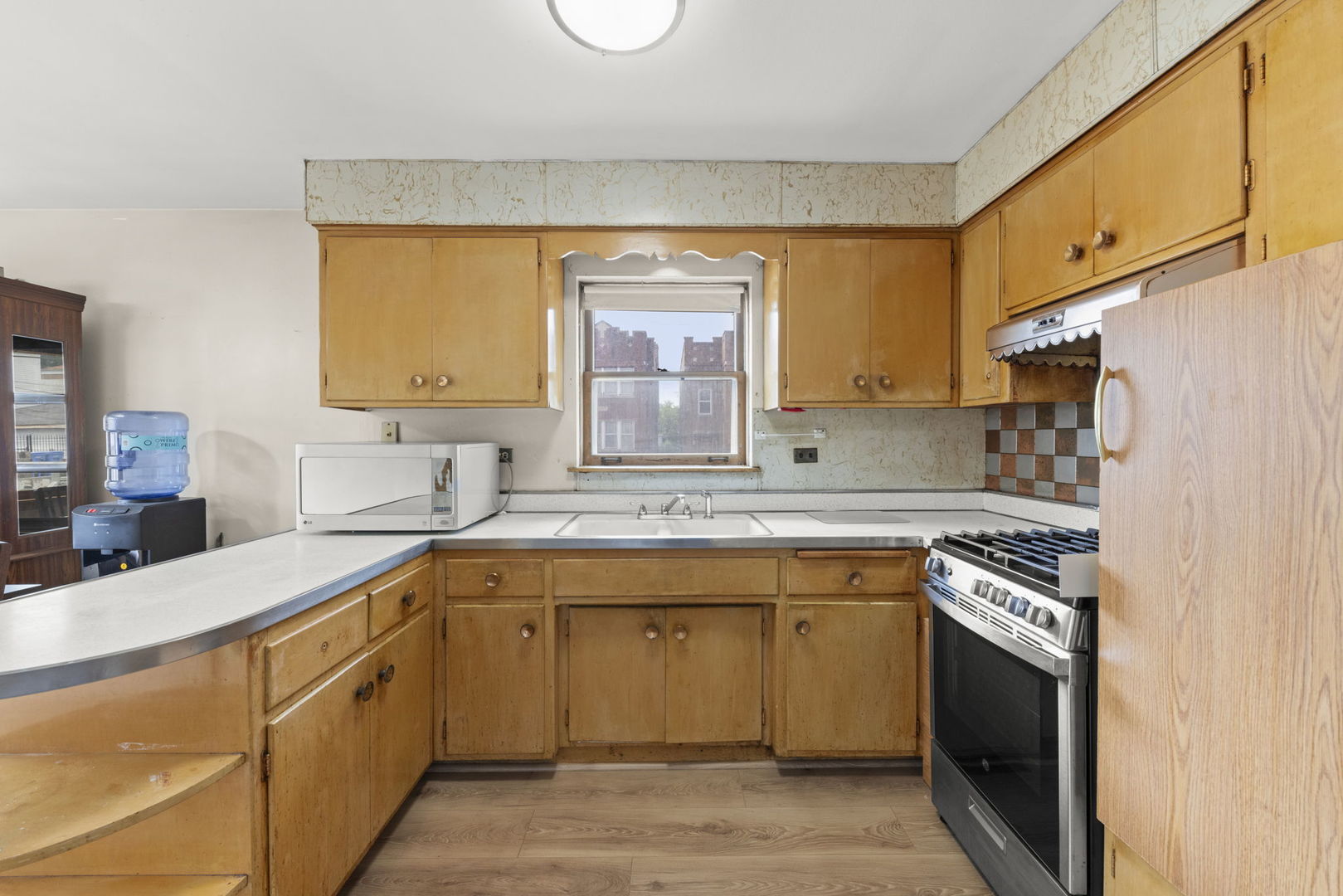 1301 N Latrobe Avenue, Chicago, IL 60651