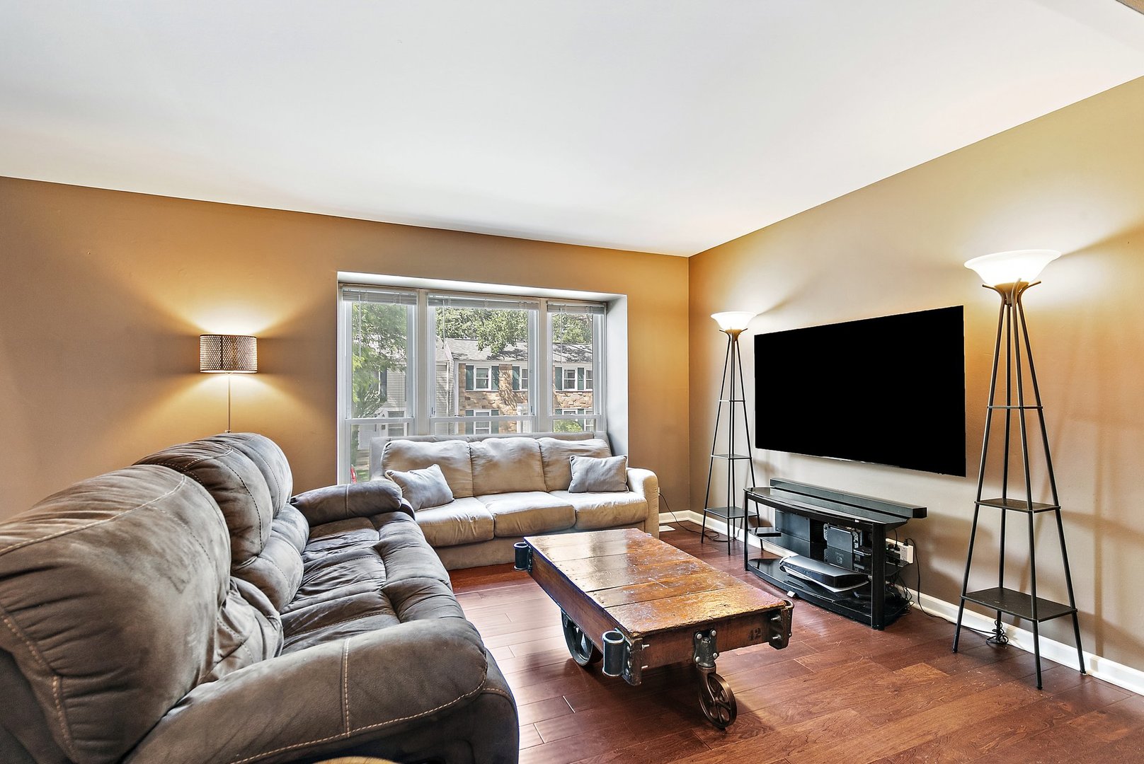 2165 Greystone Place, Hoffman Estates, IL 60169
