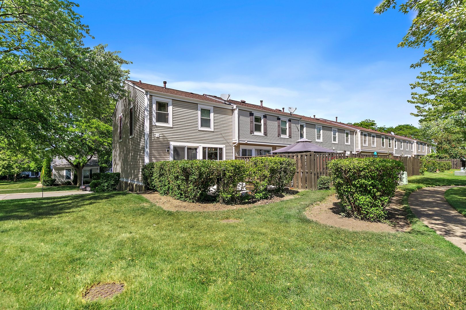 2165 Greystone Place, Hoffman Estates, IL 60169