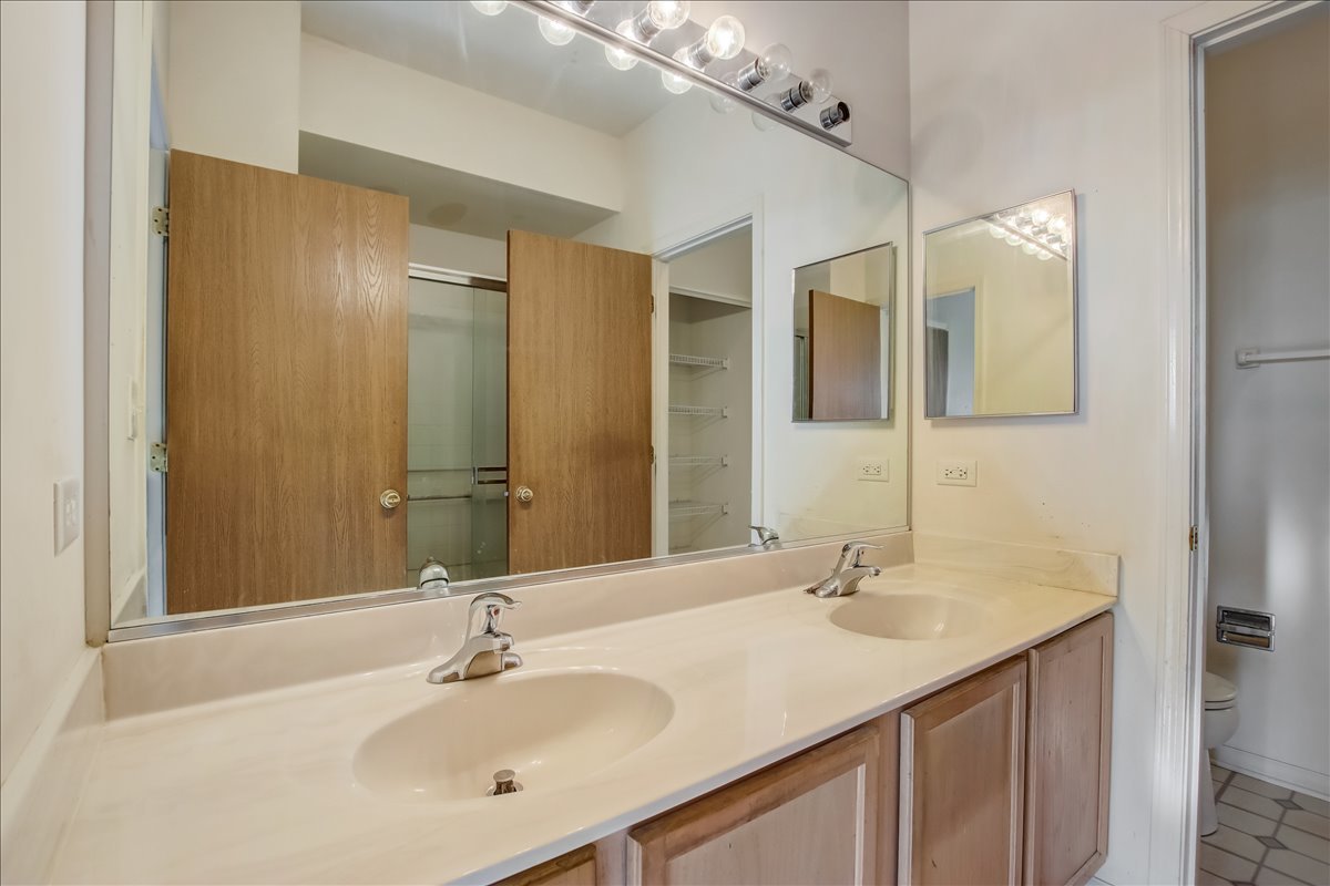 8108 Concord Lane #K, Justice, IL 60458