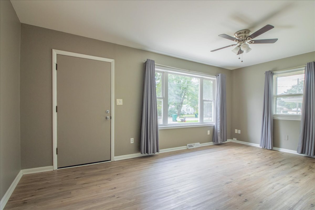 507 E Lee Street #A, Plano, IL 60545