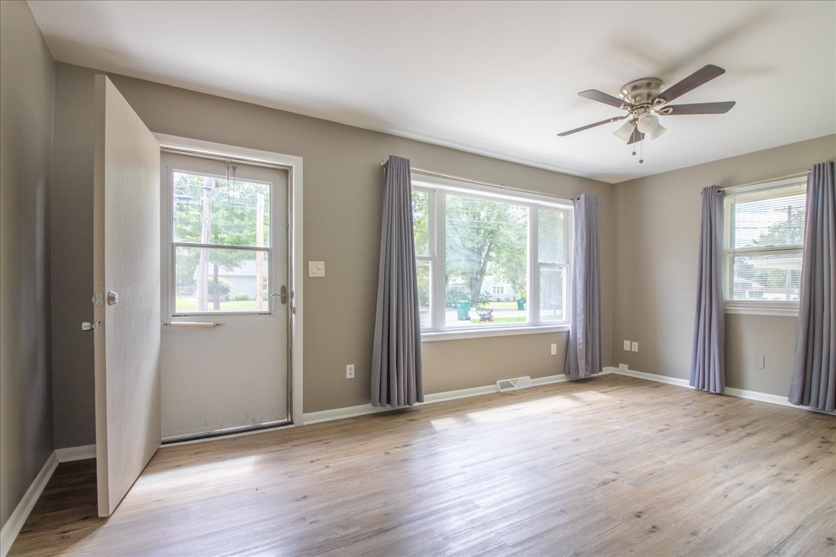 507 E Lee Street #A, Plano, IL 60545