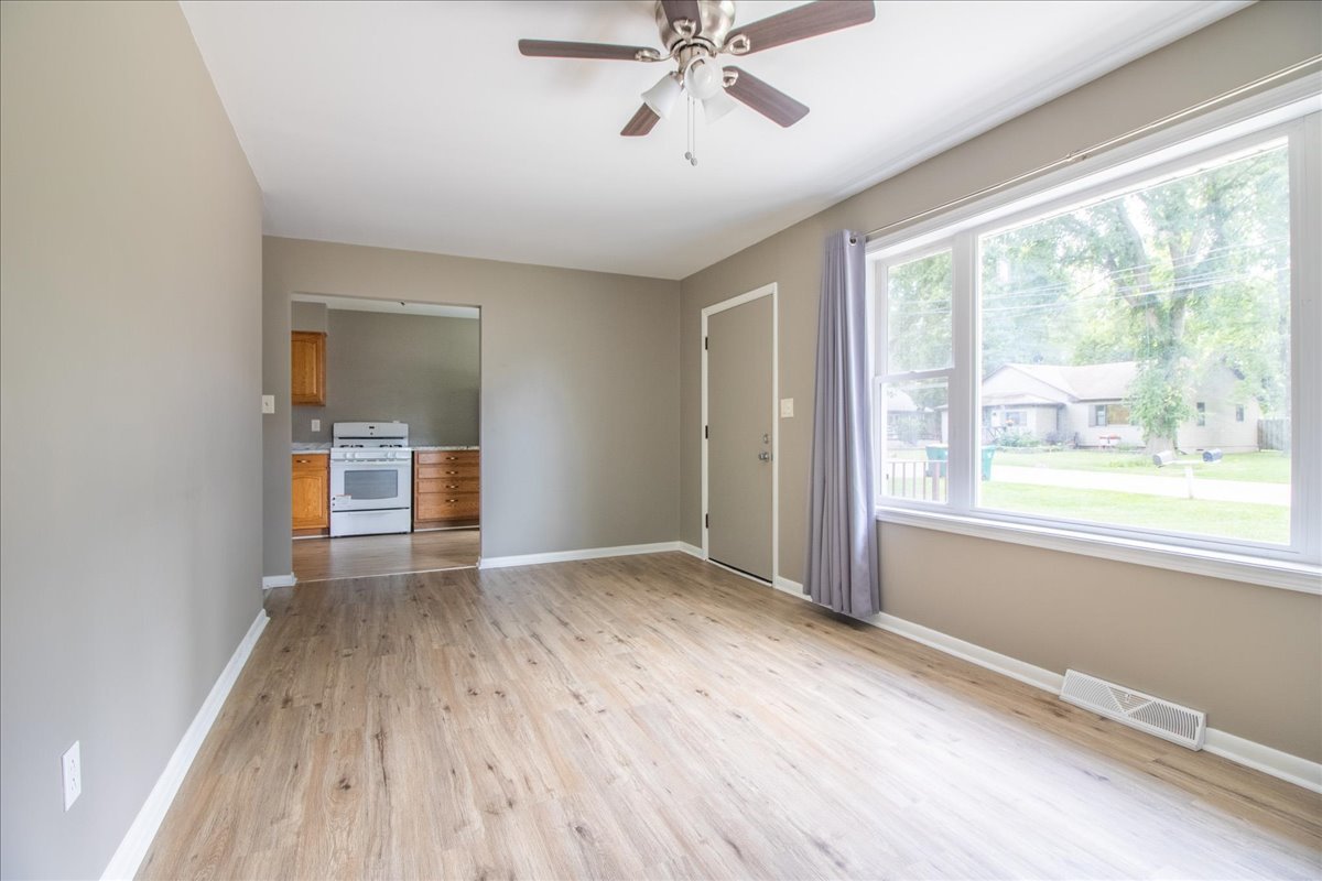507 E Lee Street #A, Plano, IL 60545
