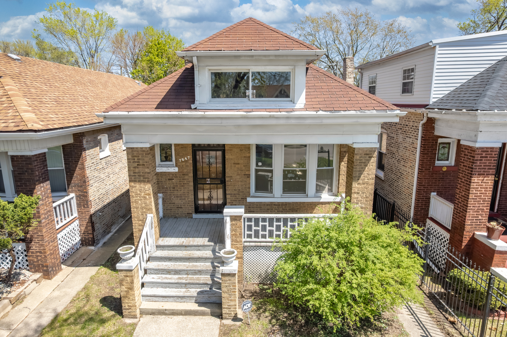 7647 S Calumet Avenue, Chicago, IL 60619