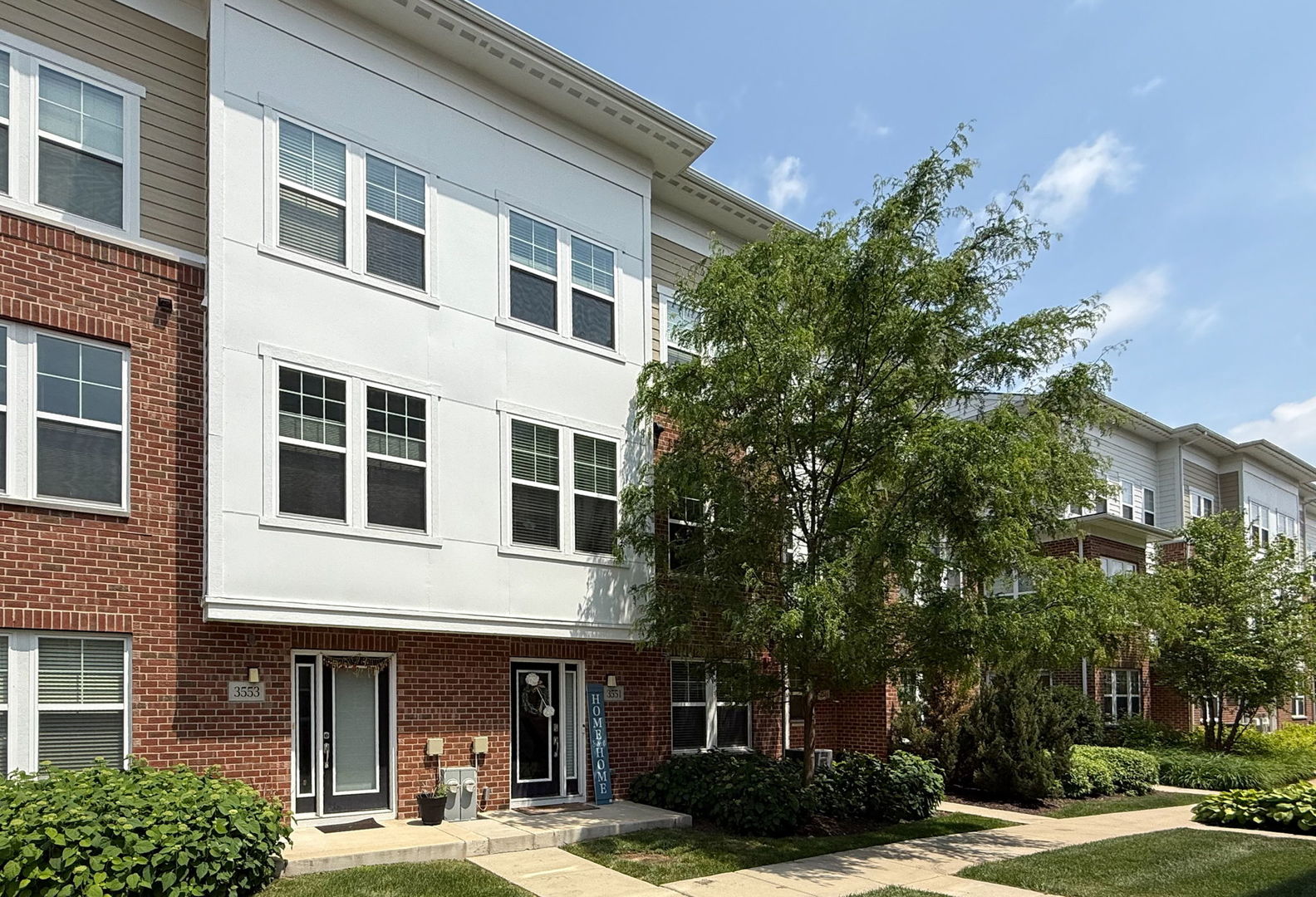 3551 KEMPER Drive, Woodridge, IL 60517