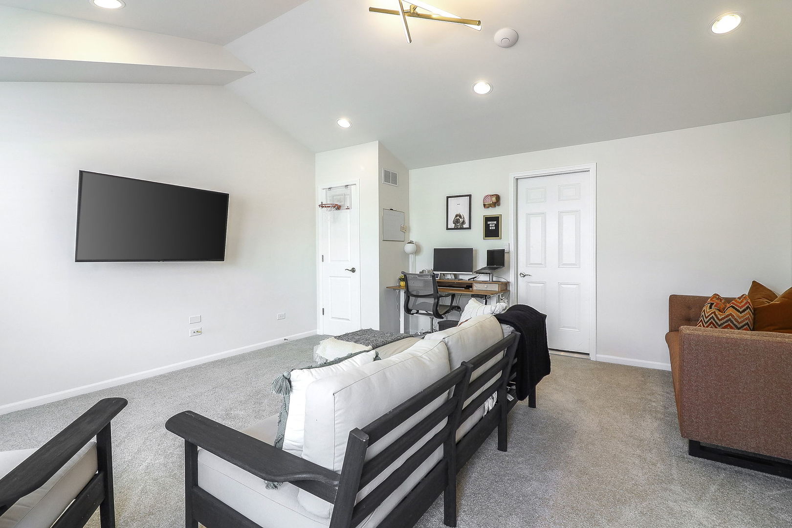 3551 KEMPER Drive, Woodridge, IL 60517