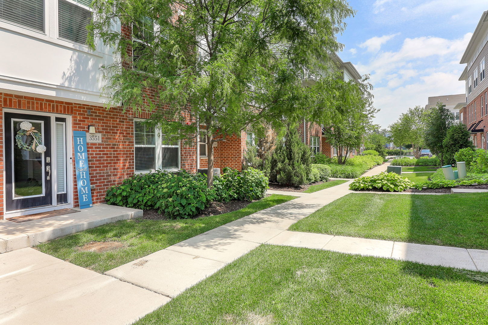 3551 KEMPER Drive, Woodridge, IL 60517