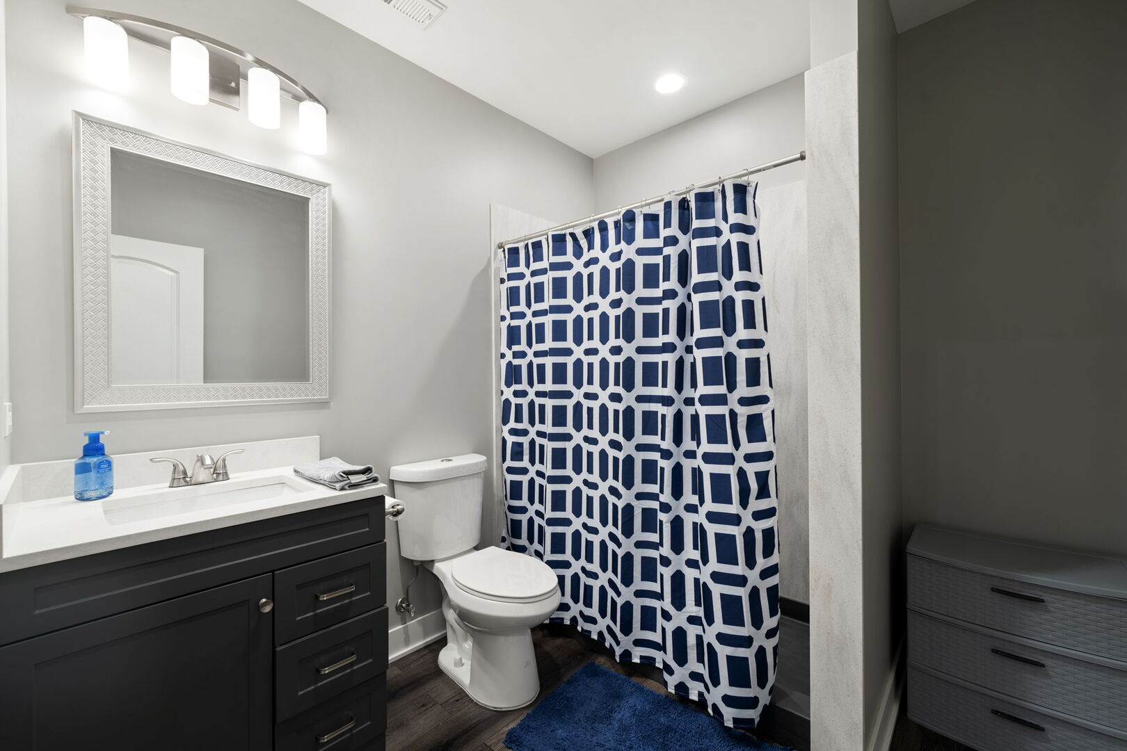 200 N School Street, Mount Prospect, IL 60056