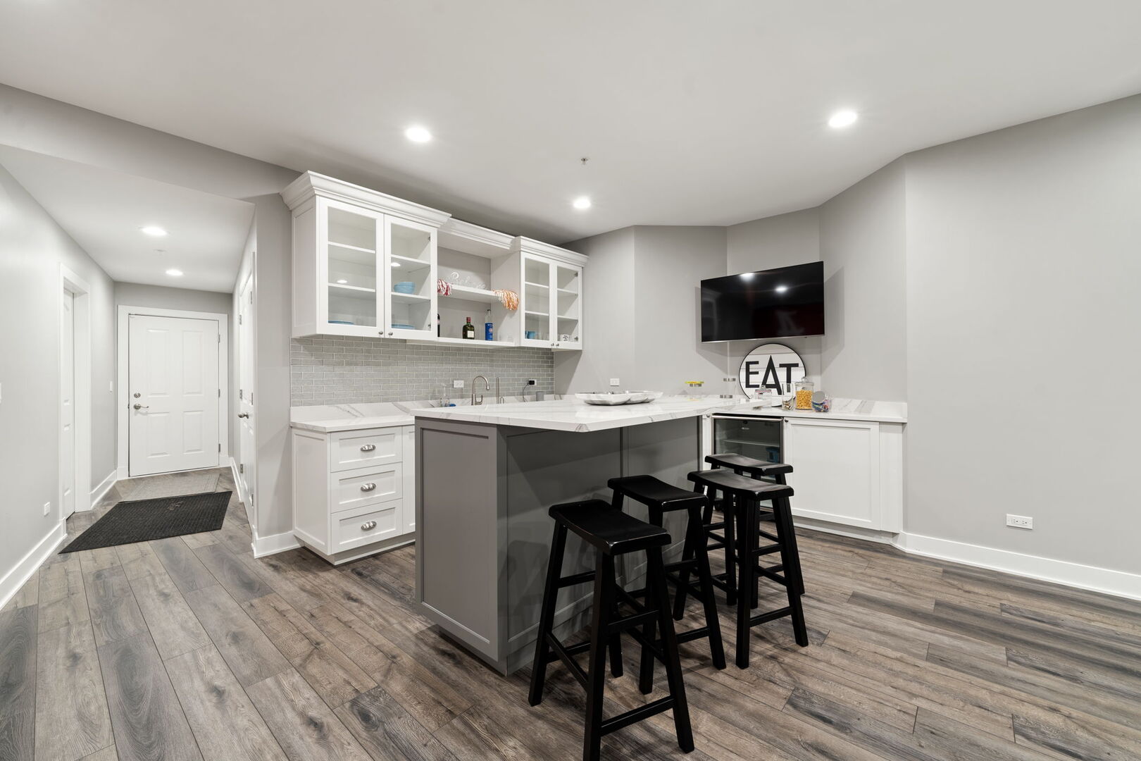 200 N School Street, Mount Prospect, IL 60056