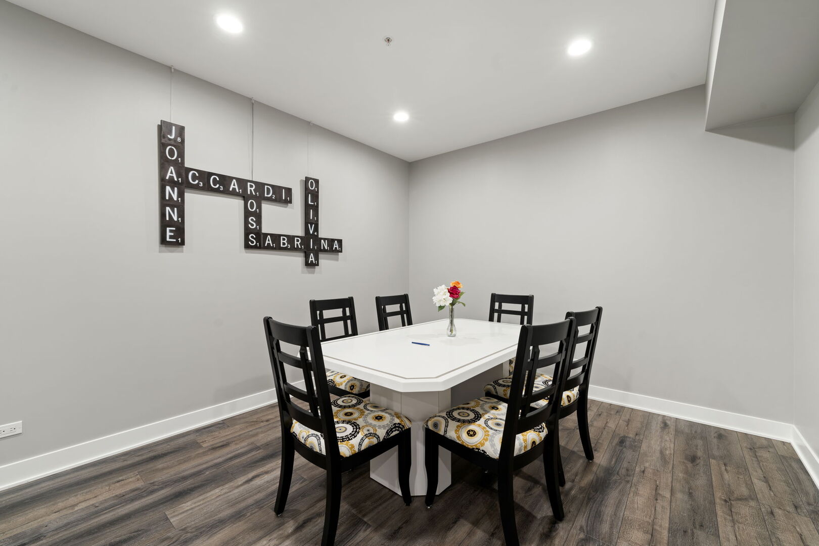 200 N School Street, Mount Prospect, IL 60056