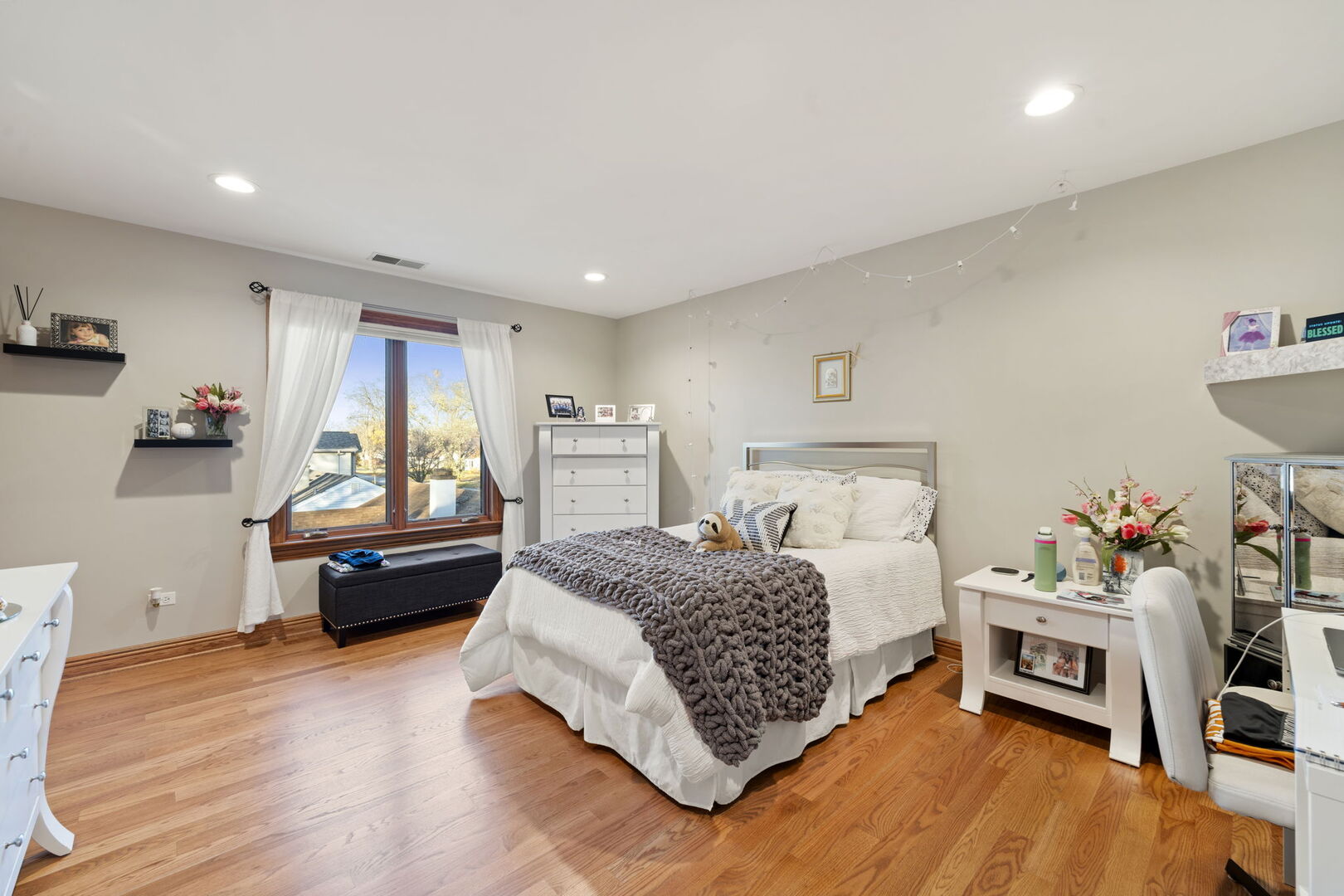 200 N School Street, Mount Prospect, IL 60056