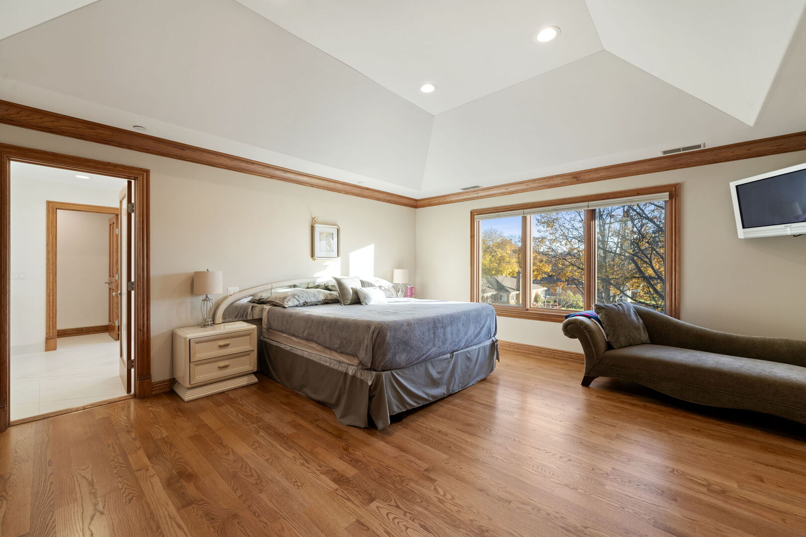 200 N School Street, Mount Prospect, IL 60056