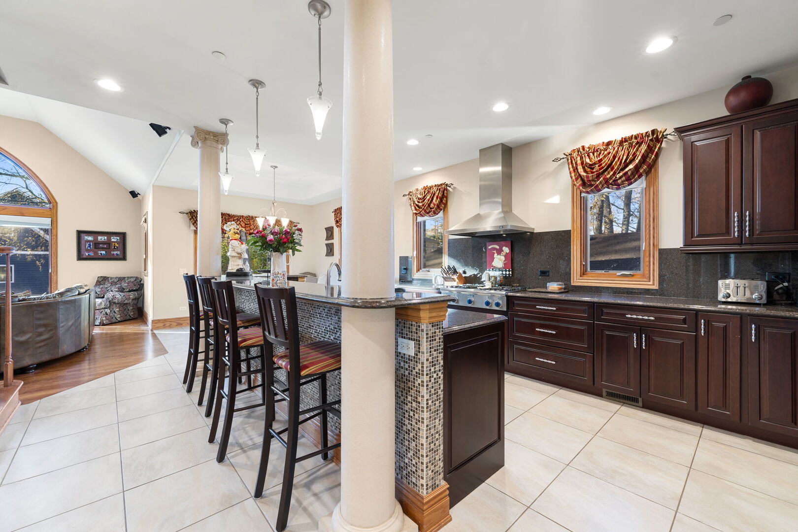 200 N School Street, Mount Prospect, IL 60056