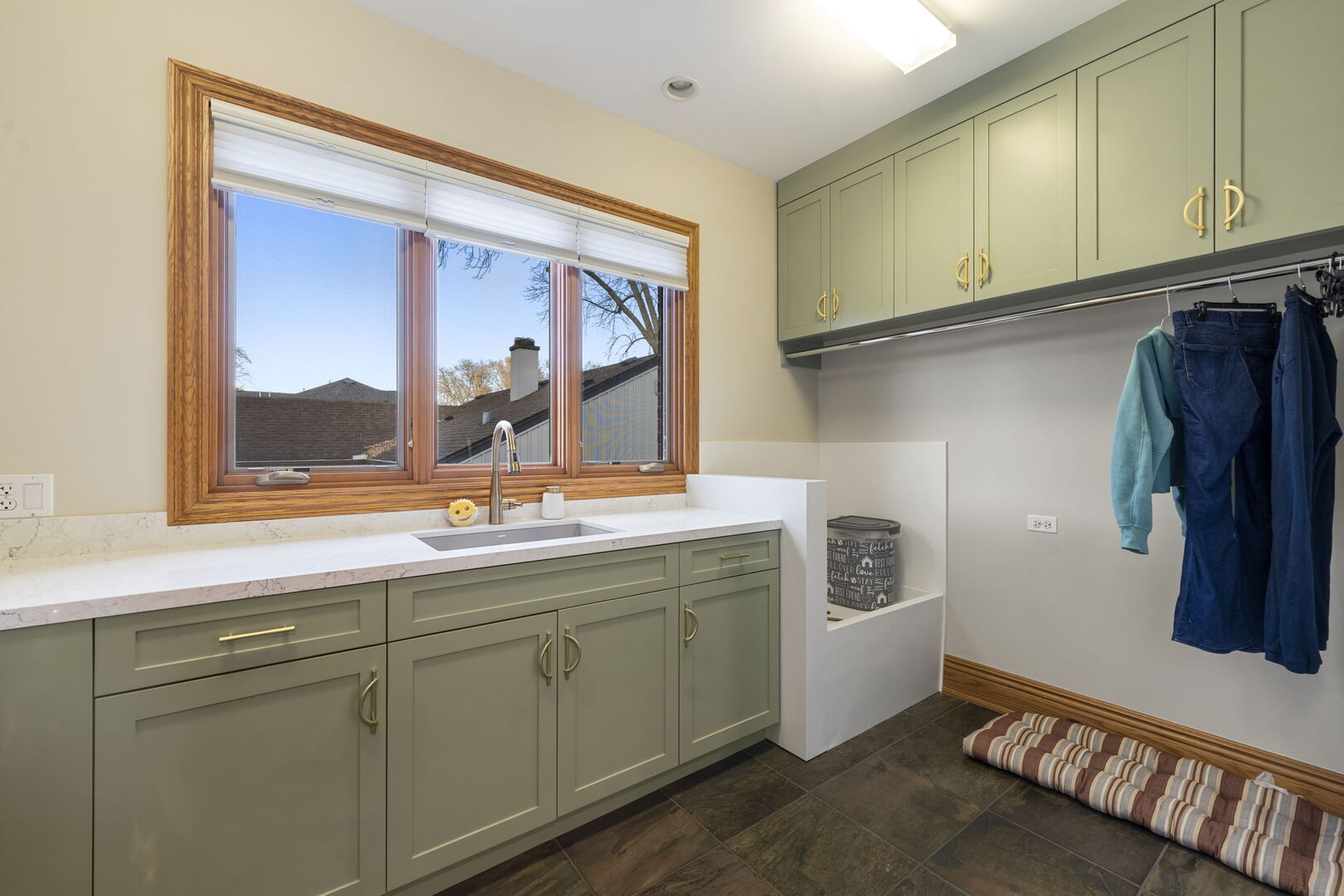 200 N School Street, Mount Prospect, IL 60056