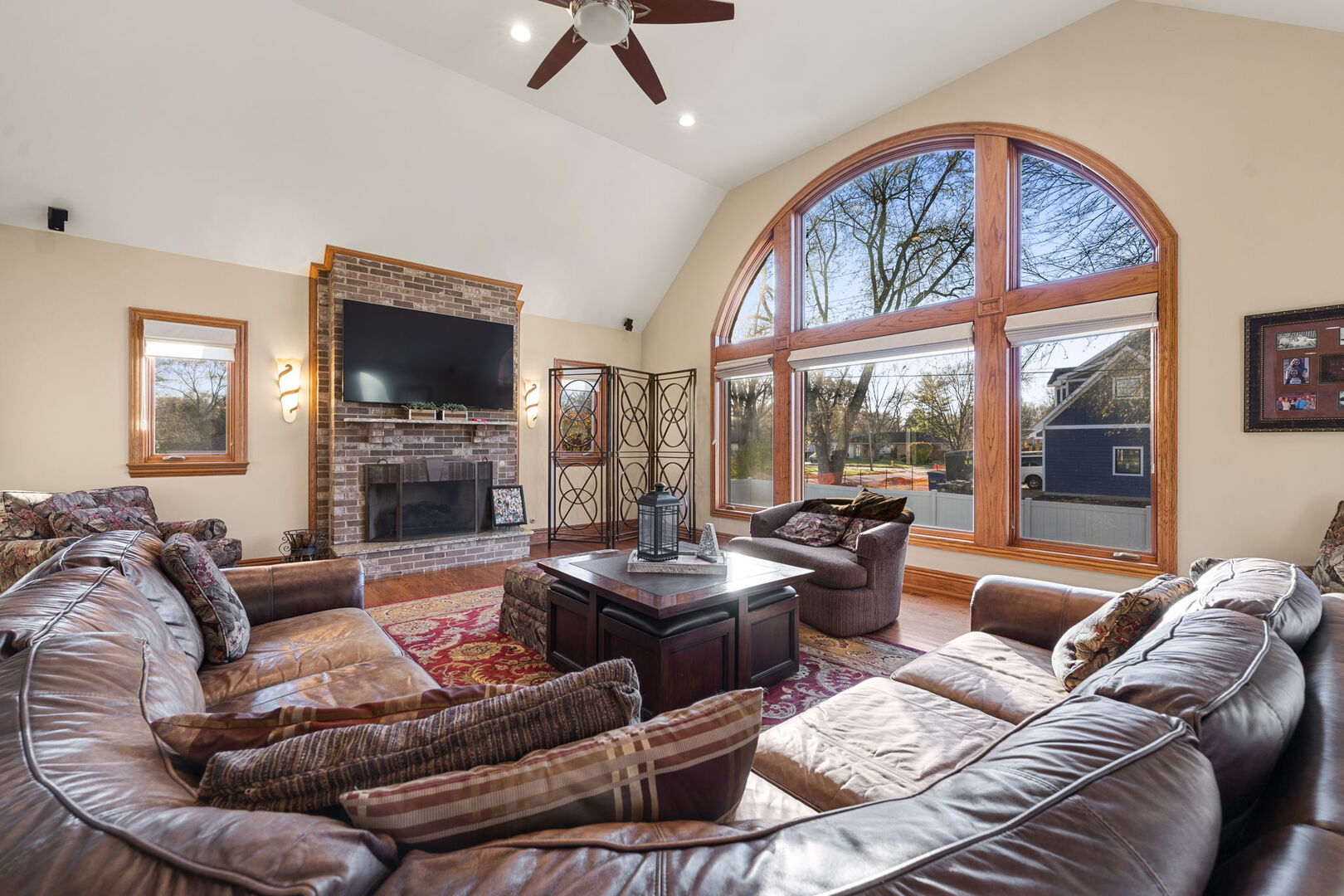 200 N School Street, Mount Prospect, IL 60056