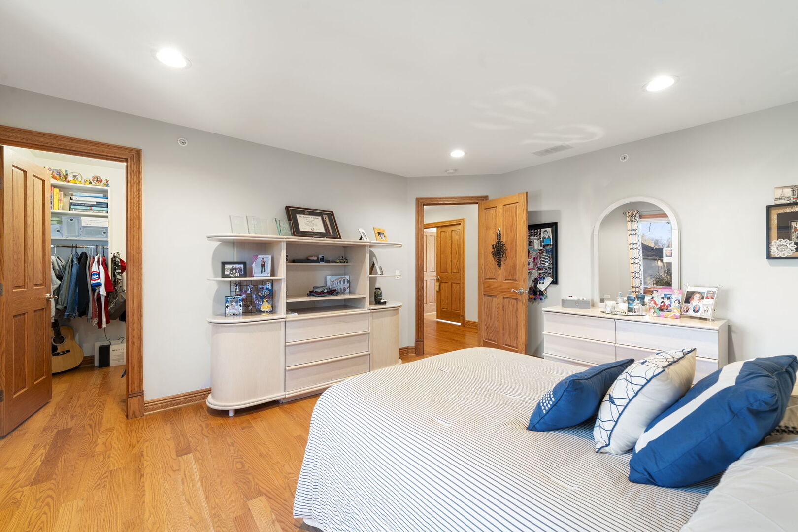 200 N School Street, Mount Prospect, IL 60056