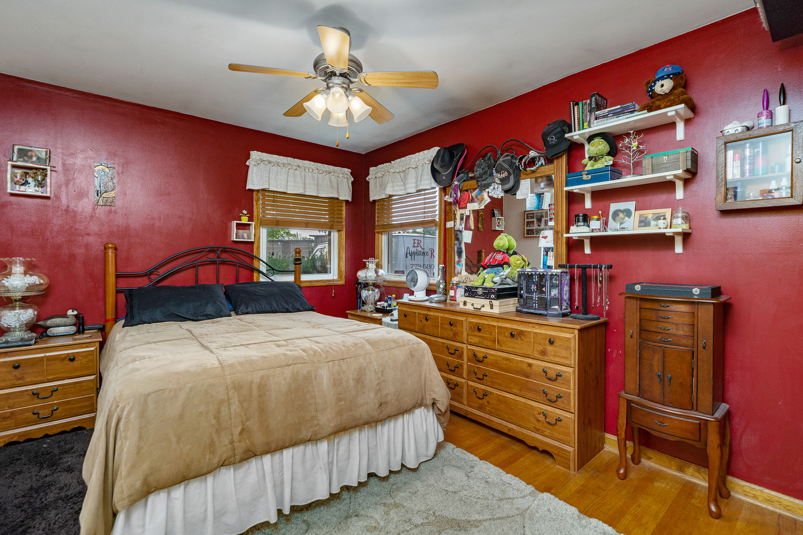 10805 S Oak Park Avenue, Worth, IL 60482