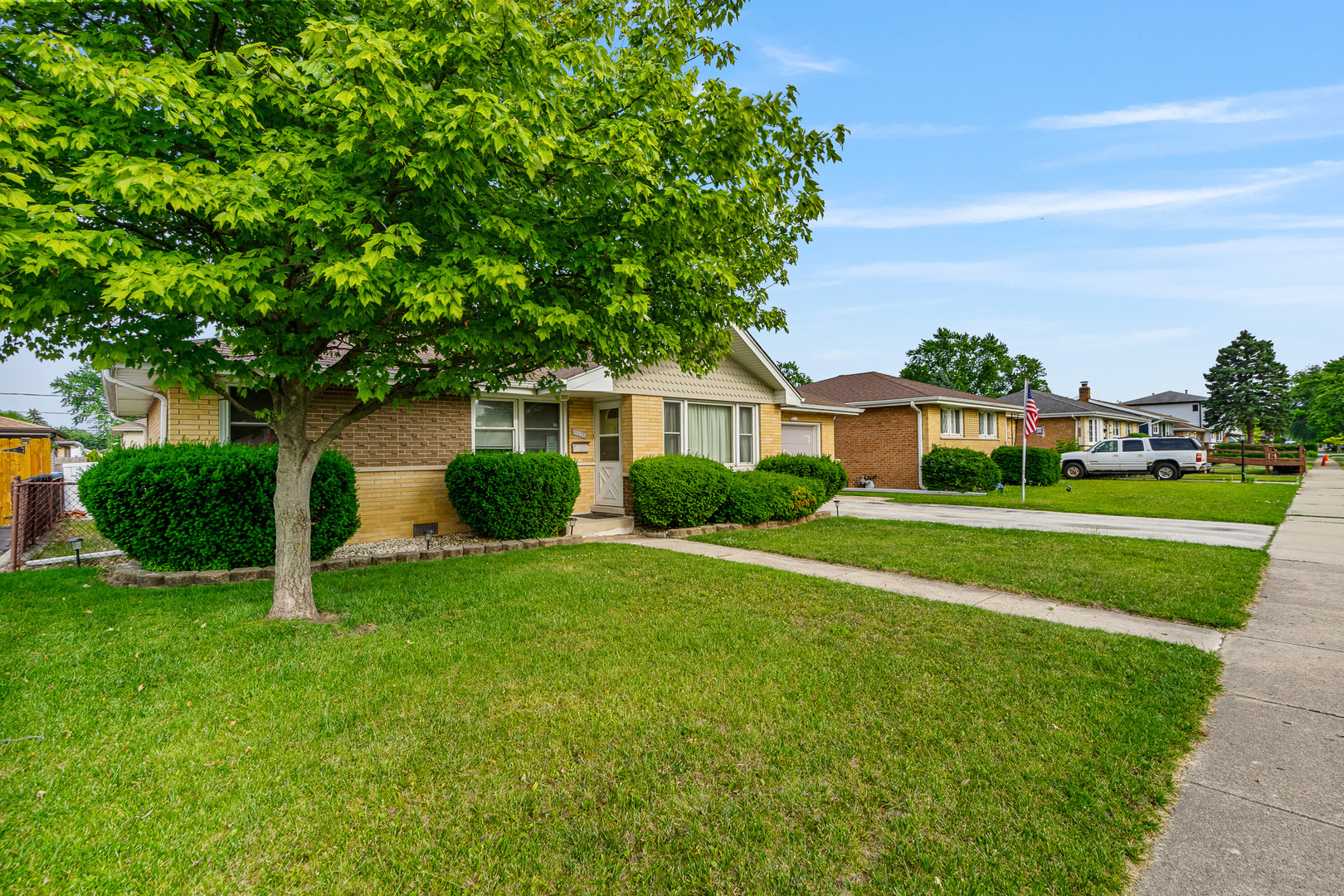 10805 S Oak Park Avenue, Worth, IL 60482