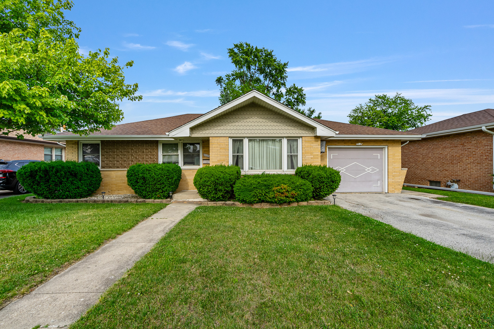 10805 S Oak Park Avenue, Worth, IL 60482