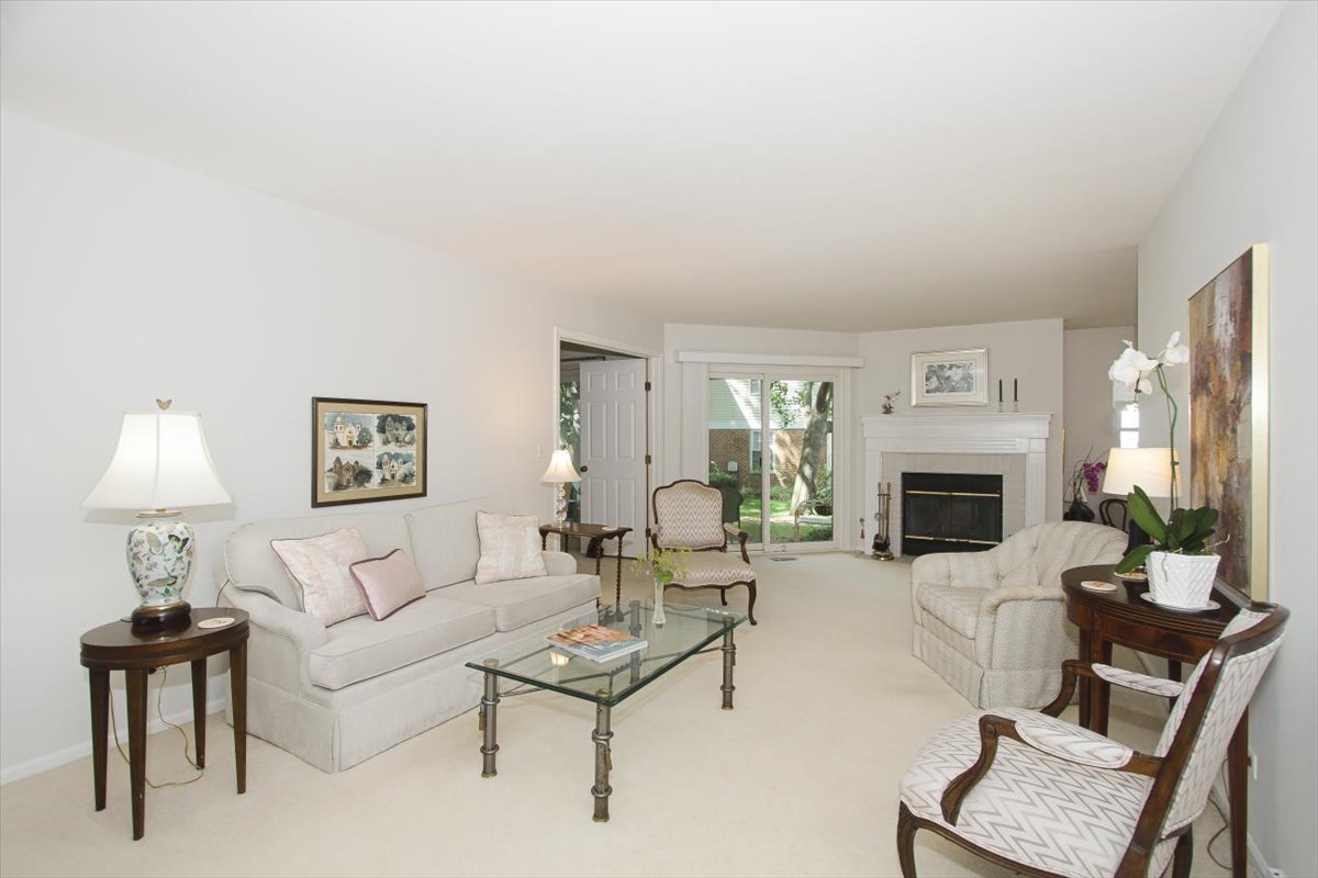 1002 Butternut Lane #A, Mount Prospect, IL 60056