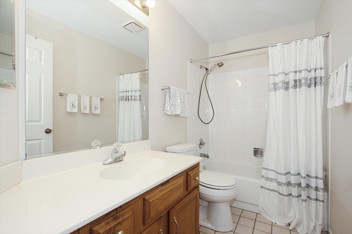 1002 Butternut Lane #A, Mount Prospect, IL 60056
