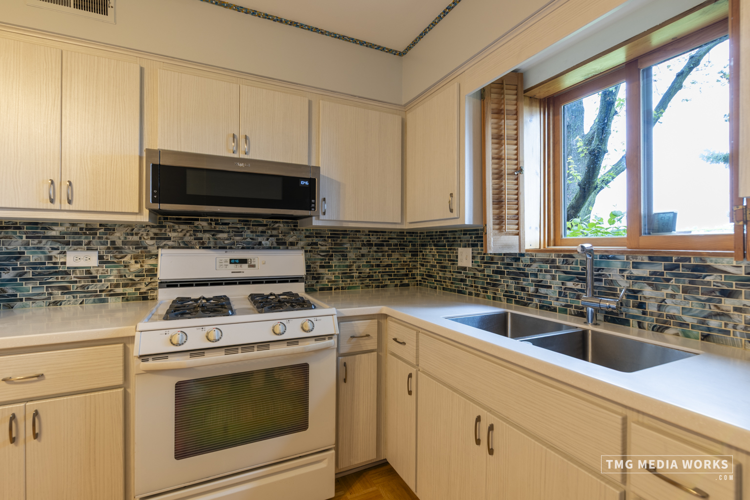 8212 Anchor Drive #501, Woodridge, IL 60517