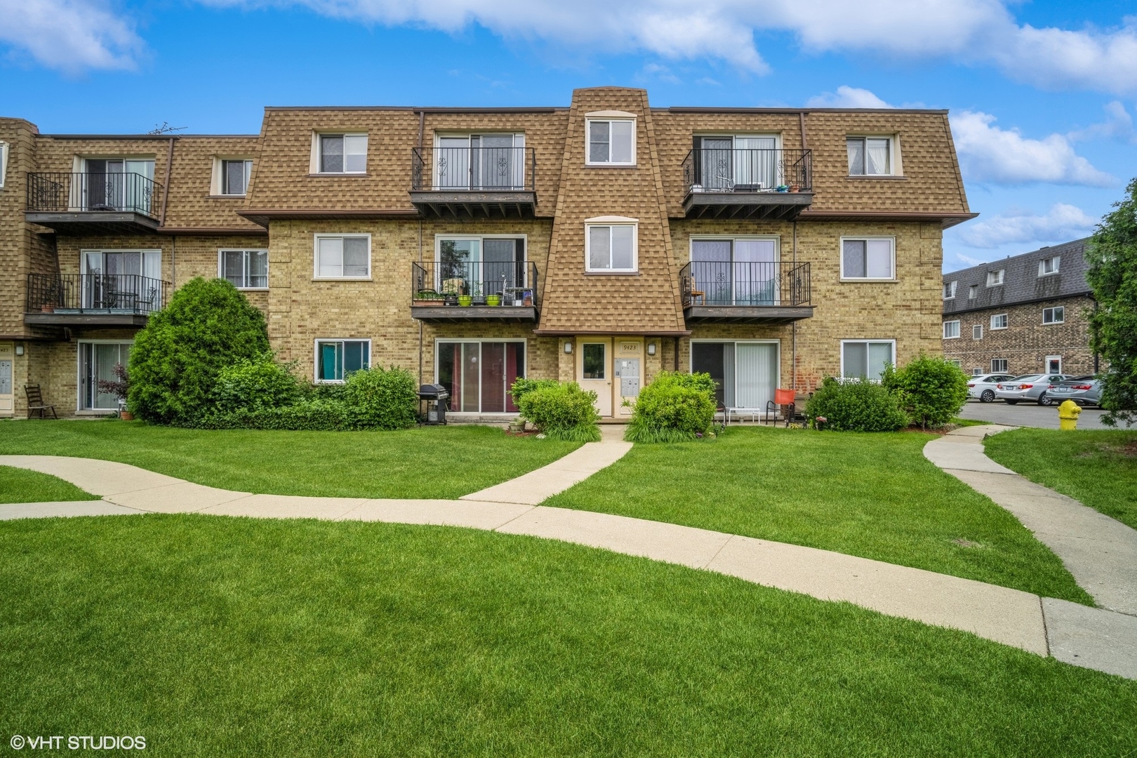 9423 Bay Colony Drive #3N, Des Plaines, IL 60016