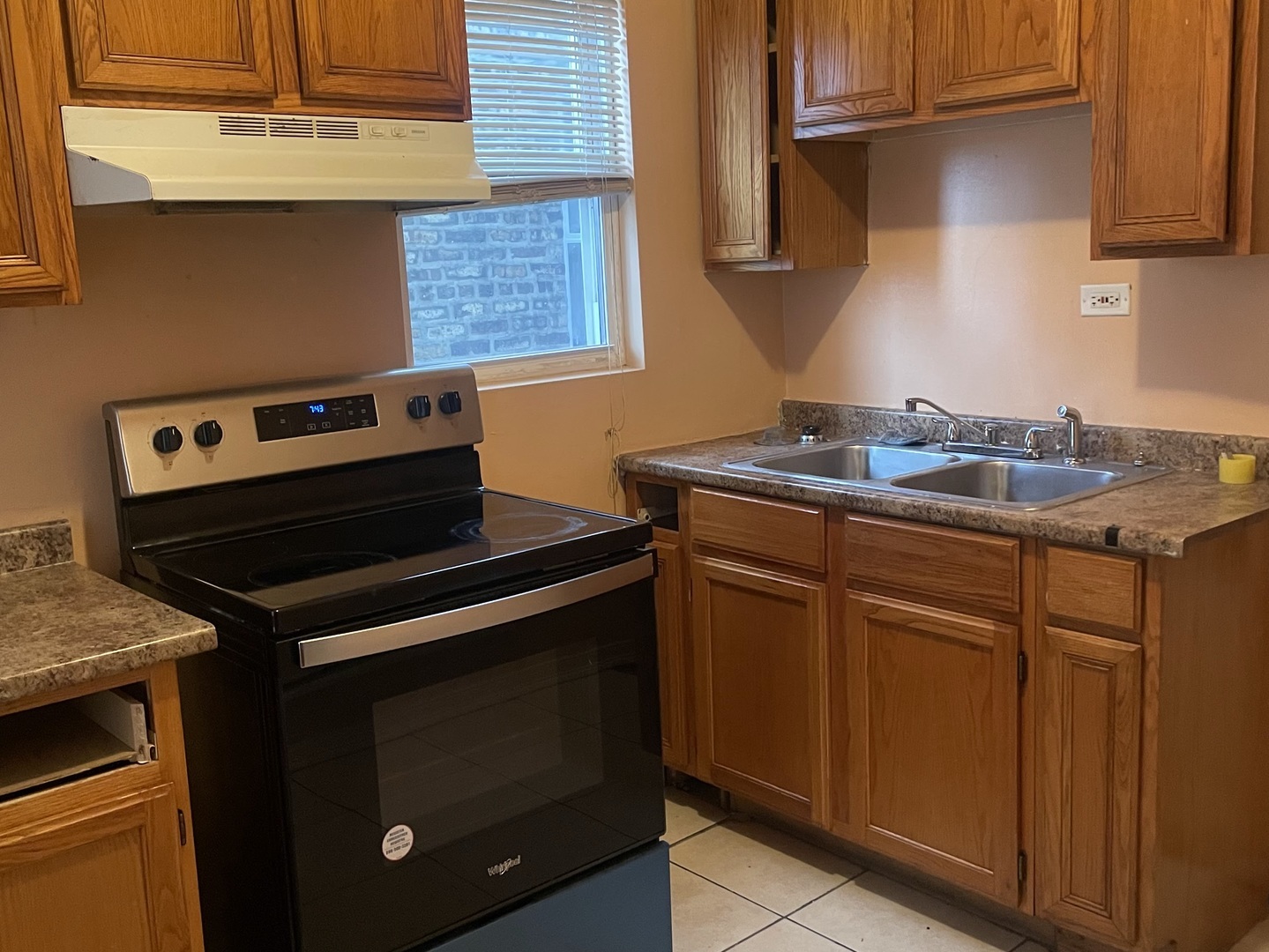 6523 S Evans Avenue, Chicago, IL 60637