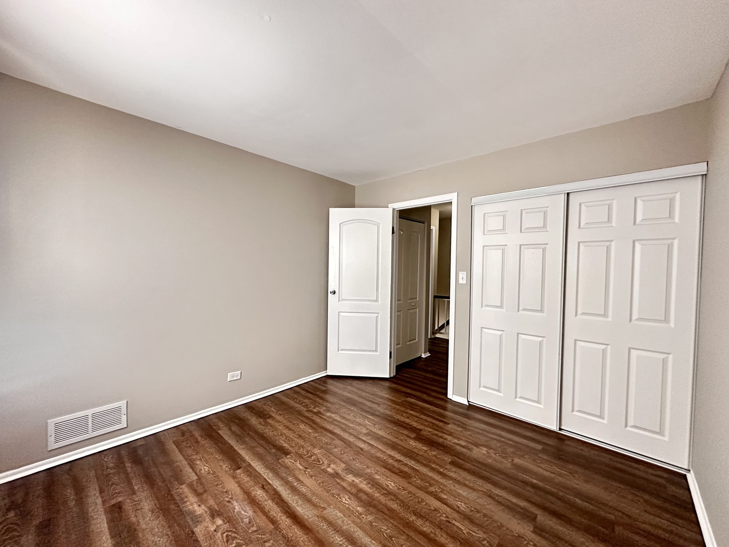 1401 N Glen Circle #D, Aurora, IL 60506