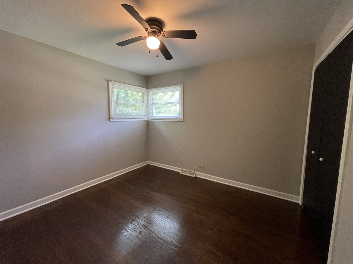 16819 Forest View Drive, Tinley Park, IL 60477