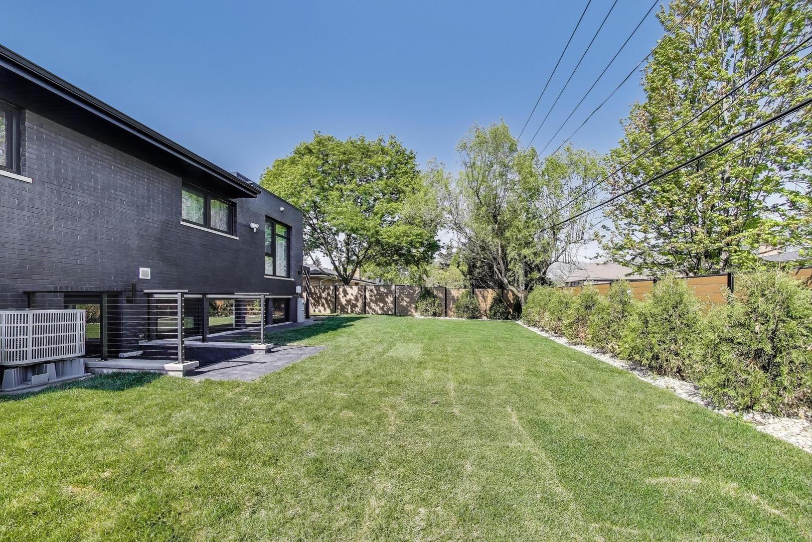 359 E Church Street, Elmhurst, IL 60126