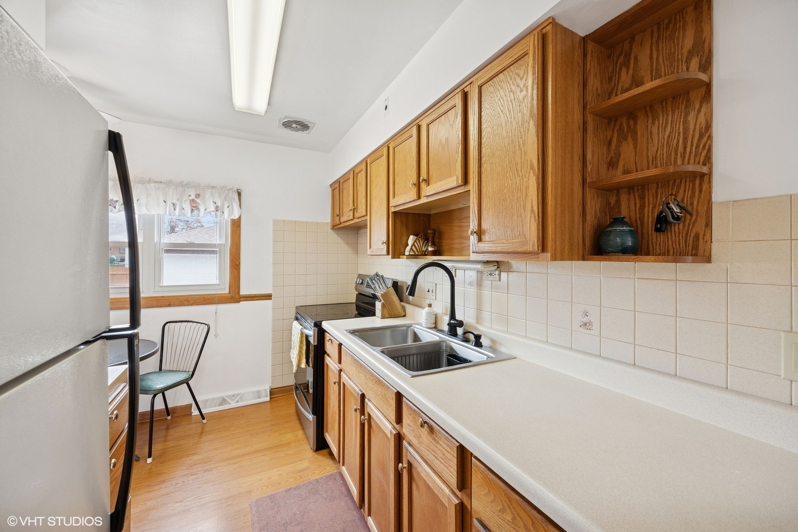 1609 Boeger Avenue, Westchester, IL 60154