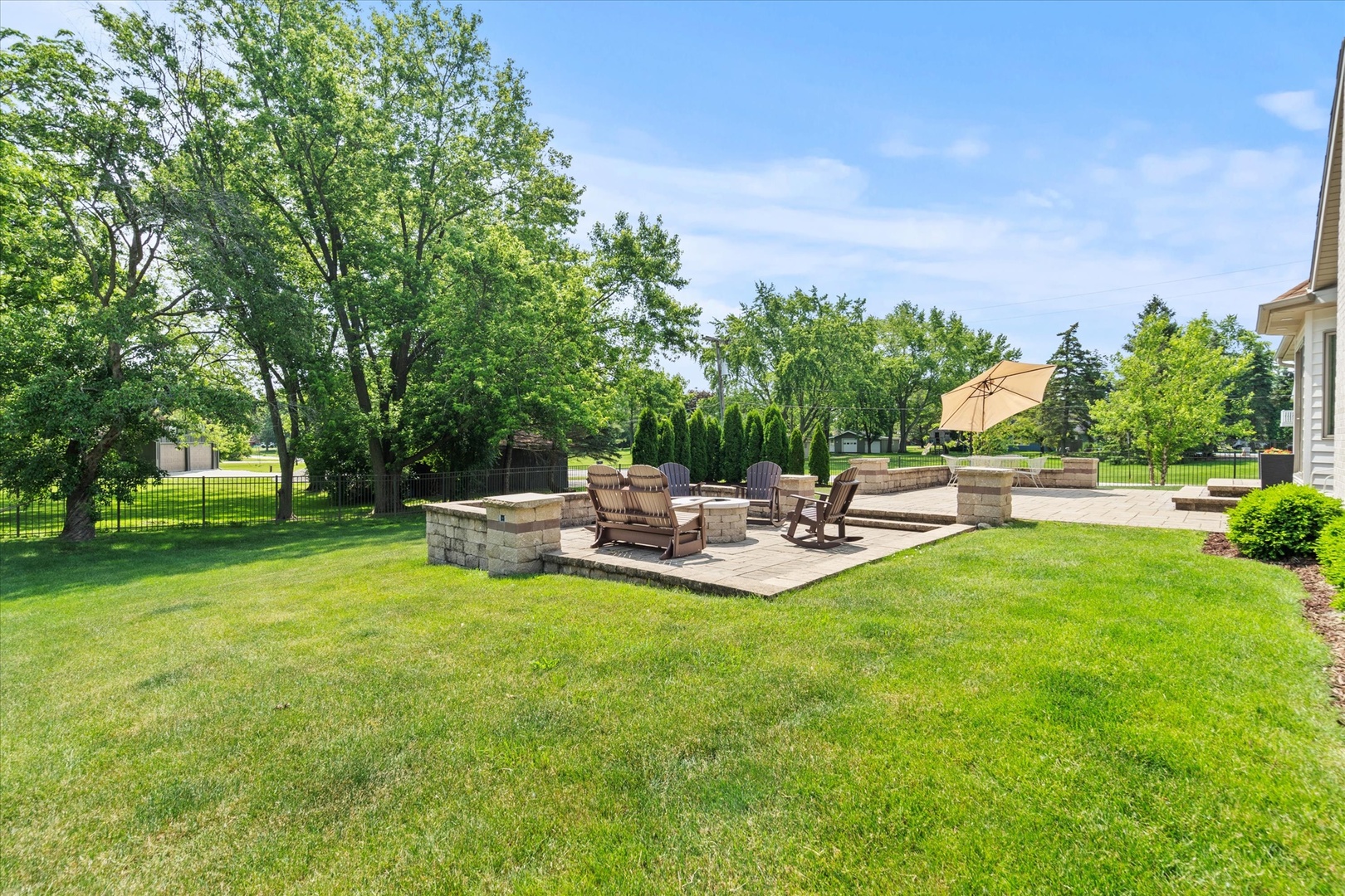12203 Walker Road, Lemont, IL 60439