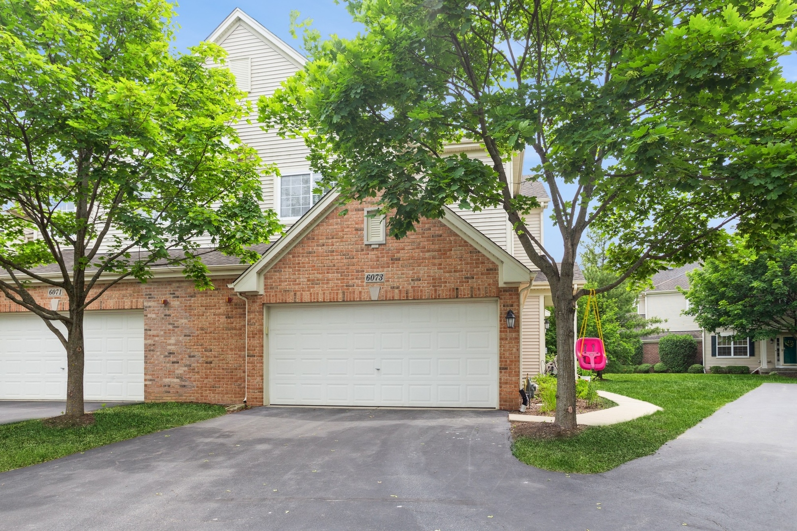 6073 Canterbury Lane #33-5, Hoffman Estates, IL 60192