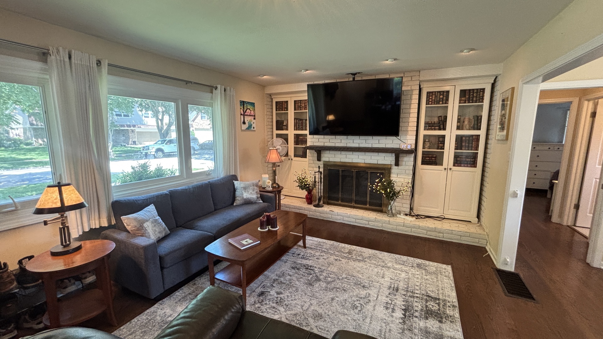 1317 N Mitchell Avenue, Arlington Heights, IL 60004