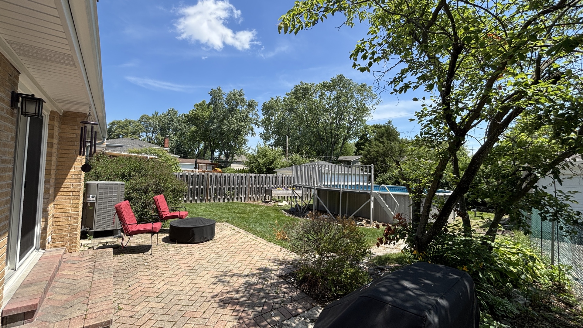 1317 N Mitchell Avenue, Arlington Heights, IL 60004