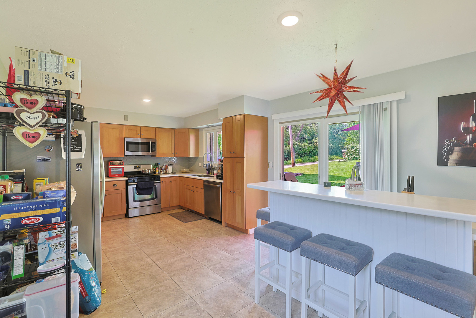 1452 Raymond Street, South Elgin, IL 60177