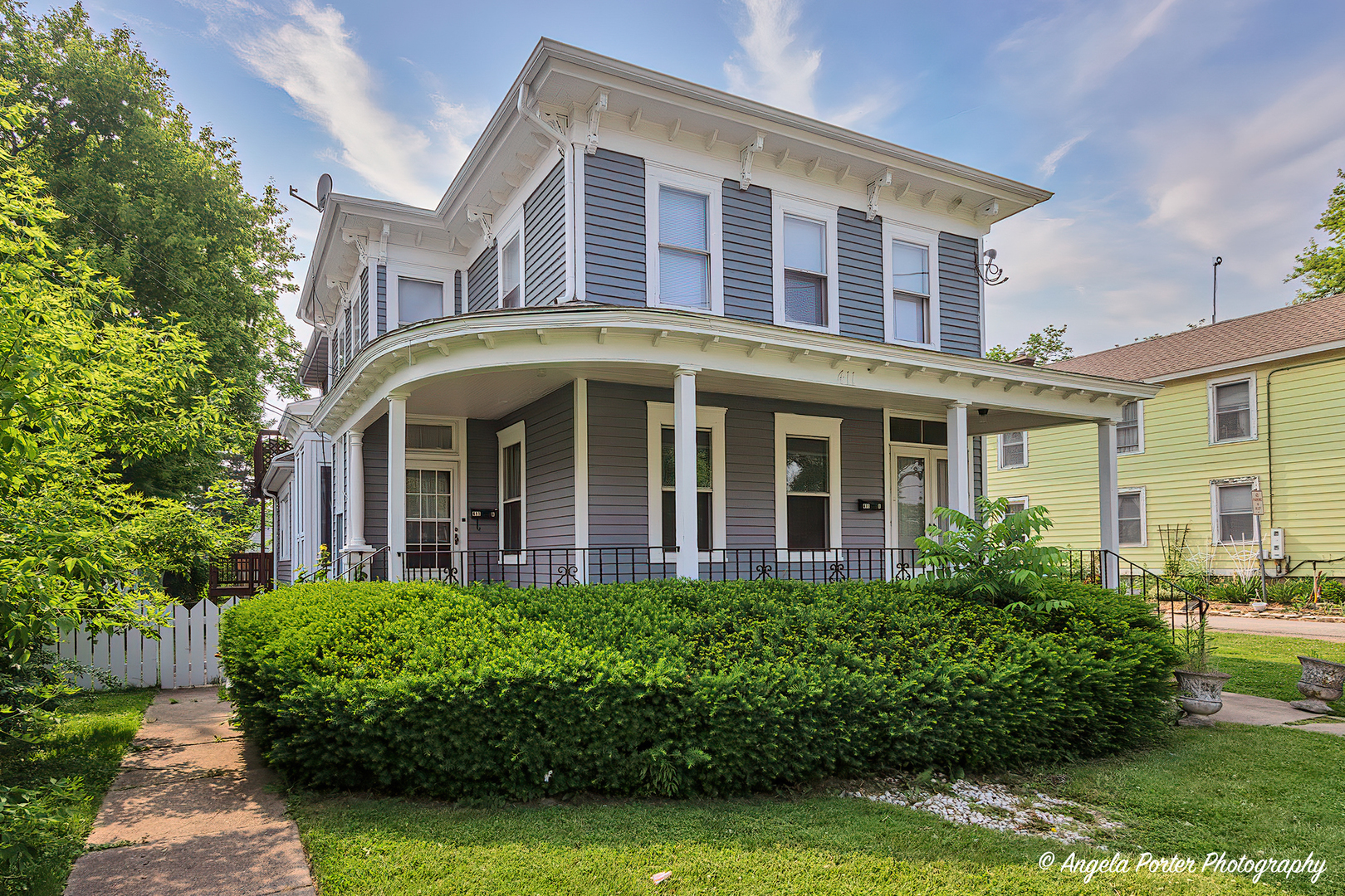 411 N Madison Street, Woodstock, IL 60098