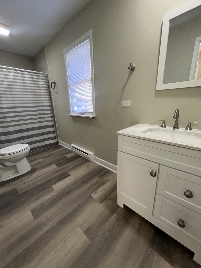 411 N Madison Street, Woodstock, IL 60098