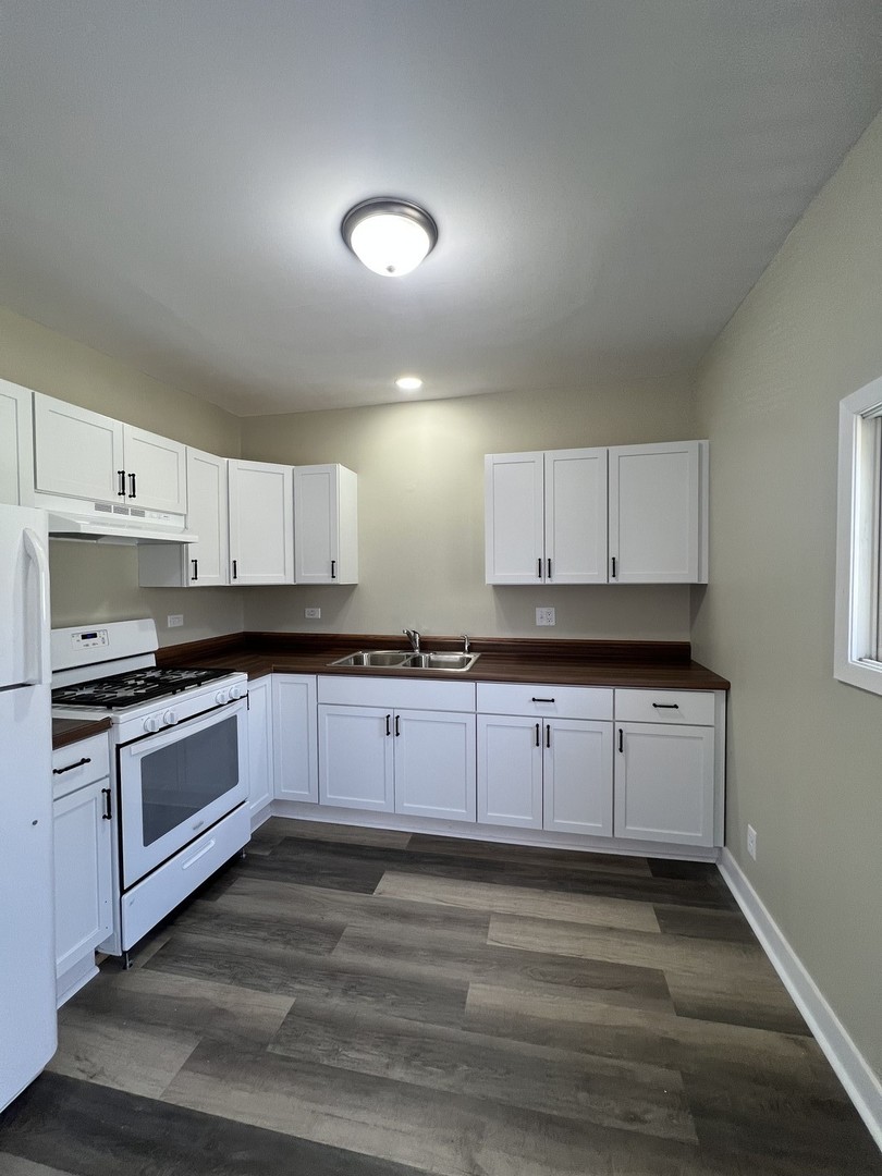411 N Madison Street, Woodstock, IL 60098